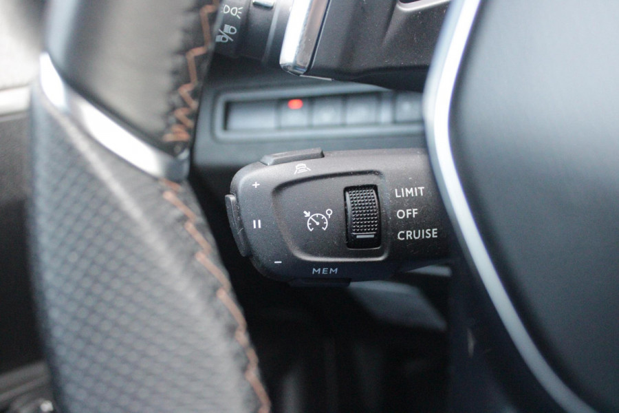 Peugeot 3008 1.6 HYbrid 225PK GT PACK BUSINESS BLACK PACK | AFNEEMBARE TREKHAAK | ADAPTIVE CRUISE CONTROL | ELEKLTRISCH VERSTELBARE BESTUUDERSSTOEL MET GEHEUGENFUNCTIE | MASSAGE FUNCTIE OP BEIDE VOORSTOELEN | STOEL VERWARMING | FULL LED KOPLAMPEN | ELEKTRISCH BEDIENBARE ACHTERKLEP | FOCAL AUDIO SYSTEEM | ZWART DAK | LICHTMETALEN VELGEN 19" | DODEHOEK DETECTIE | KEYLESS ENTRY/START | APPLE CARPLAY/ANDROID AUTO | NAVIGATIE | CAMERA VOOR + ACHTER |