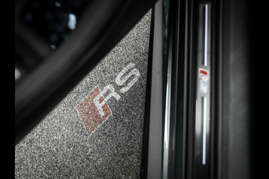 Audi A5 Avant RS 5 e-hybrid quattro Vol uitgevoerde RS5 Daytona grey met Vossen 22 inch!!!!