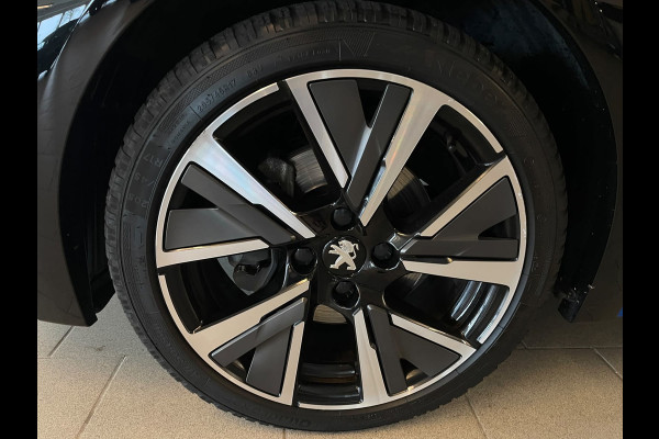 Peugeot 208 1.2 PureTech GT Pack AUTOMAAT AIRCO CLIMA NAVI CRUISE APPLE CARPLAY VELGEN LEER ELEKR STOEL STOELVERW NIEUWSTAAT