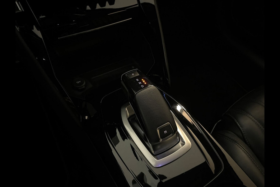Peugeot 208 1.2 PureTech GT Pack AUTOMAAT AIRCO CLIMA NAVI CRUISE APPLE CARPLAY VELGEN LEER ELEKR STOEL STOELVERW NIEUWSTAAT