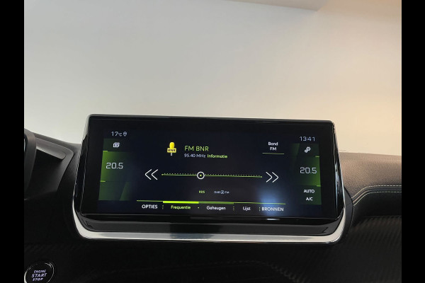 Peugeot 208 1.2 PureTech GT Pack AUTOMAAT AIRCO CLIMA NAVI CRUISE APPLE CARPLAY VELGEN LEER ELEKR STOEL STOELVERW NIEUWSTAAT
