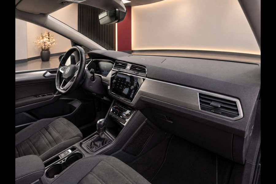 Volkswagen Touran 1.5 TSI 150PK DSG Comfortline | Navi | Massage | ACC |