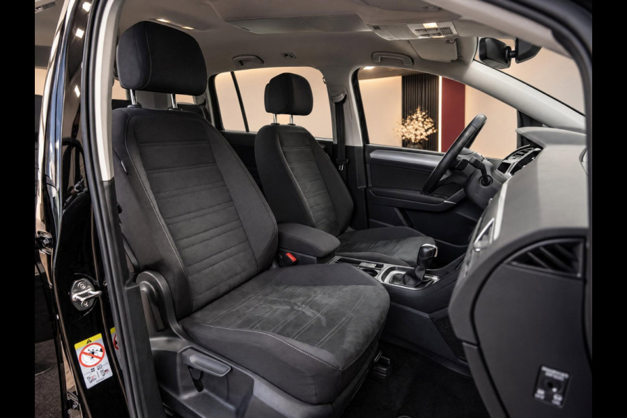 Volkswagen Touran 1.5 TSI 150PK DSG Comfortline | Navi | Massage | ACC |