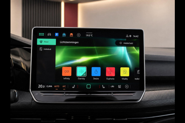 Volkswagen Golf 1.5 eTSI DSG 150PK R-Line Edition | Carplay | Camera | Facelift