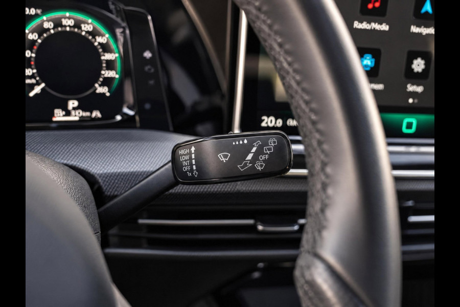 Volkswagen Golf 1.5 eTSI DSG 150PK R-Line Edition | Carplay | Camera | Facelift