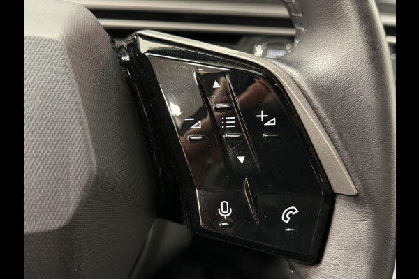 Peugeot 5008 1.2 Hybrid 136pk Allure Automaat Navigatie Cruise control Climate control LED Voorstoelen verwarmd Parkeersensoren Camera Apple Carplay/ Android Auto Radio