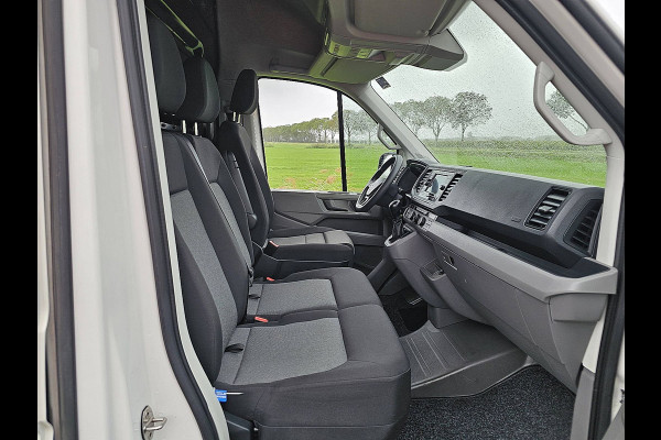 Volkswagen Crafter 35 2.0 TDI L3H2 Comfortline Adaptieve cruise control, Airco, Pdc, Carplay, Camera, Led, Lane-assist, Stoelverwarming, Dodehoek detectie