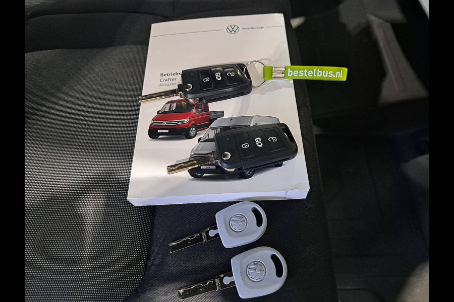 Volkswagen Crafter 35 2.0 TDI L3H2 Comfortline Adaptieve cruise control, Airco, Pdc, Carplay, Camera, Led, Lane-assist, Stoelverwarming, Dodehoek detectie