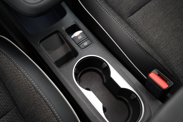 Renault Captur 1.6 E-Tech Plug-in Hybrid 160 Intens Full-led Stoel/stuur-verwarming Trekhaak 24 Maanden garantie* (Vraag naar de voorwaarden)