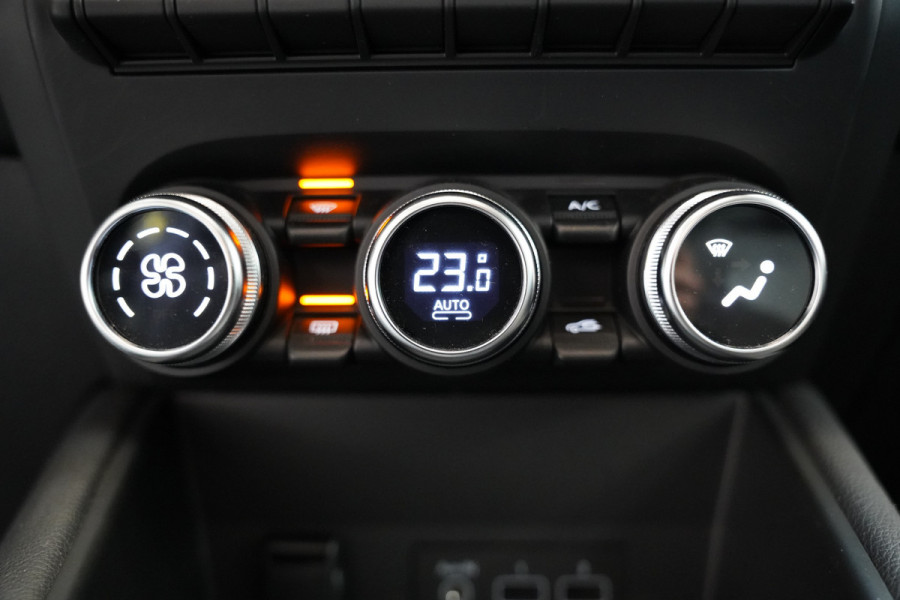 Renault Captur 1.6 E-Tech Plug-in Hybrid 160 Intens Full-led Stoel/stuur-verwarming Trekhaak 24 Maanden garantie* (Vraag naar de voorwaarden)