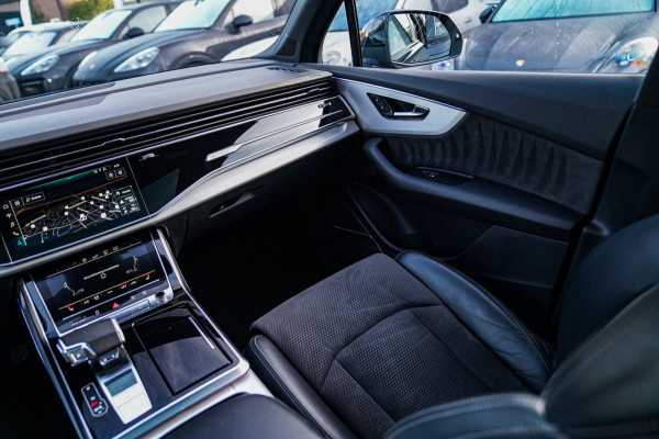 Audi Q7 55 TFSI e Quattro Pro Line Plus | Laser Led | BTW 21% | Panorama | 360cam | HuD | Trekhaak | ACC | File Assistent | MAXTON