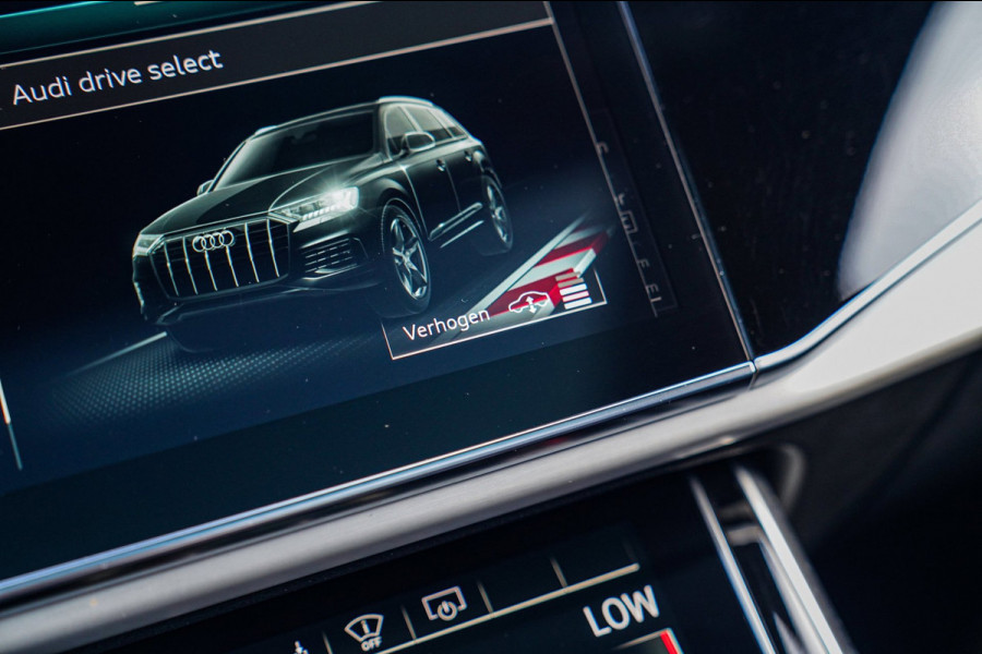 Audi Q7 55 TFSI e Quattro Pro Line Plus | Laser Led | BTW 21% | Panorama | 360cam | HuD | Trekhaak | ACC | File Assistent | MAXTON
