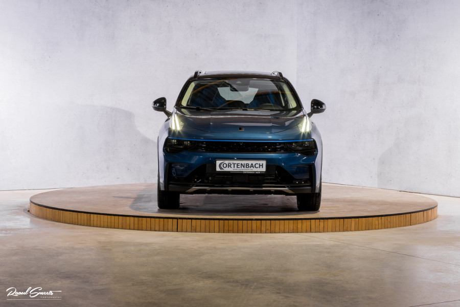 Lynk & Co 01 1.5 | ALL-IN PRIJZEN – inclusief onderhoud, originele Lynk & Co software-update en 1 jaar BOVAG-garantie | Adaptieve cruise | Panoramadak | Blis | Memory |