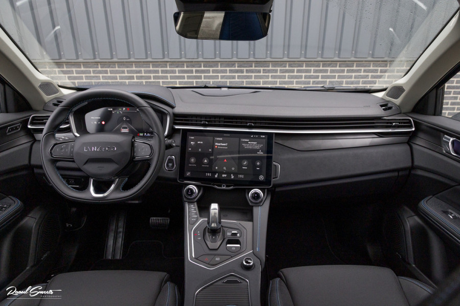 Lynk & Co 01 1.5 | ALL-IN PRIJZEN – inclusief onderhoud, originele Lynk & Co software-update en 1 jaar BOVAG-garantie | Adaptieve cruise | Panoramadak | Blis | Memory |