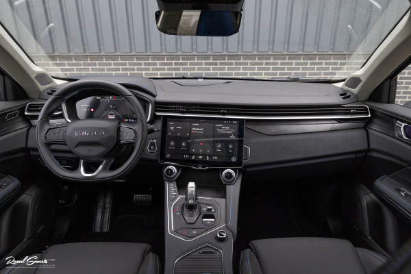 Lynk & Co 01 1.5 | ALL-IN PRIJZEN – inclusief onderhoud, originele Lynk & Co software-update en 1 jaar BOVAG-garantie | Adaptieve cruise | Panoramadak | Blis | Memory |