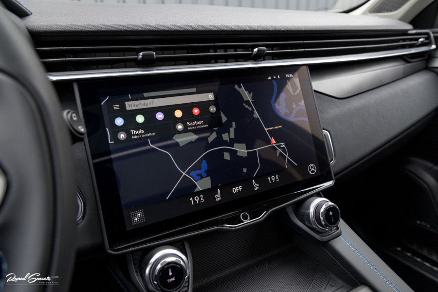 Lynk & Co 01 1.5 | ALL-IN PRIJZEN – inclusief onderhoud, originele Lynk & Co software-update en 1 jaar BOVAG-garantie | Adaptieve cruise | Panoramadak | Blis | Memory |