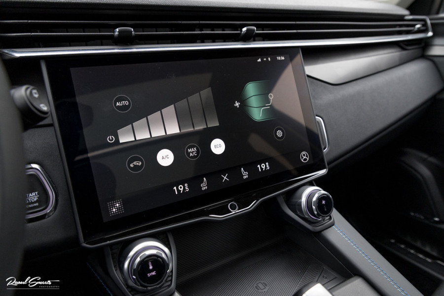 Lynk & Co 01 1.5 | ALL-IN PRIJZEN – inclusief onderhoud, originele Lynk & Co software-update en 1 jaar BOVAG-garantie | Adaptieve cruise | Panoramadak | Blis | Memory |