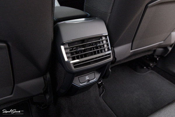Lynk & Co 01 1.5 | ALL-IN PRIJZEN – inclusief onderhoud, originele Lynk & Co software-update en 1 jaar BOVAG-garantie | Adaptieve cruise | Panoramadak | Blis | Memory |
