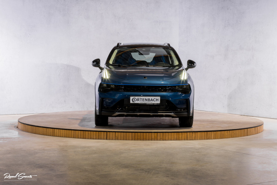 Lynk & Co 01 1.5 | ALL-IN PRIJZEN – inclusief onderhoud, originele Lynk & Co software-update en 1 jaar BOVAG-garantie | Adaptieve cruise | Panoramadak | Blis | Memory |