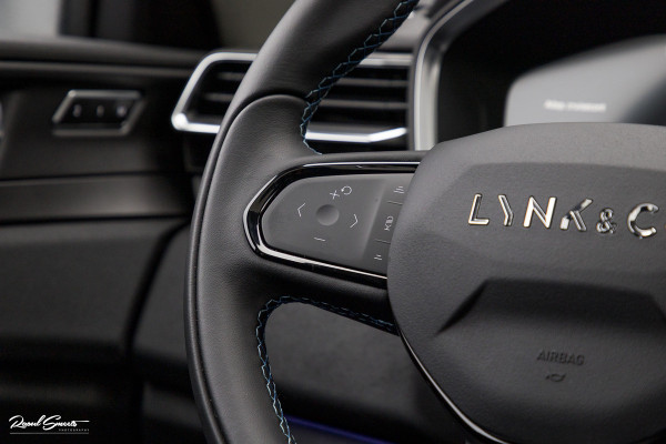 Lynk & Co 01 1.5 | ALL-IN PRIJZEN – inclusief onderhoud, originele Lynk & Co software-update en 1 jaar BOVAG-garantie | Adaptieve cruise | Panoramadak | Blis | Memory |