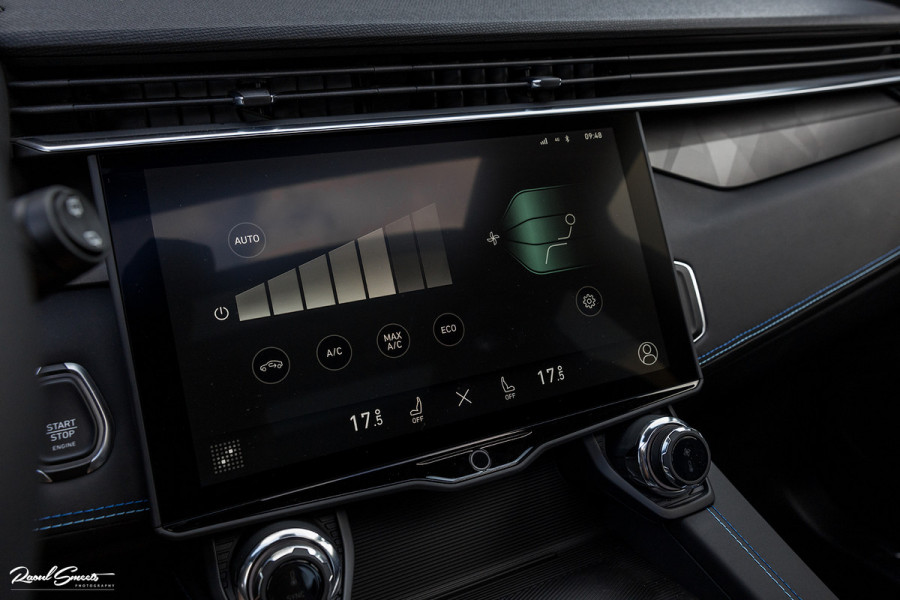 Lynk & Co 01 1.5 | ALL-IN PRIJZEN – inclusief onderhoud, originele Lynk & Co software-update en 1 jaar BOVAG-garantie | Adaptieve cruise | Panoramadak | Blis | Memory |