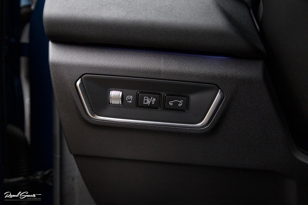 Lynk & Co 01 1.5 | ALL-IN PRIJZEN – inclusief onderhoud, originele Lynk & Co software-update en 1 jaar BOVAG-garantie | Afn. trekhaak | Adaptieve cruise | Panoramadak | Blis | Memory |