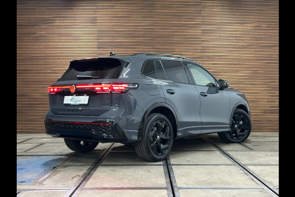 Volkswagen Tiguan 1.5 eHybrid R-Line Black Style| garantie t/m 2031| IQ.DRIVE | PANO | H&K | Full Matrix-LED |Trekhaak | Head Up