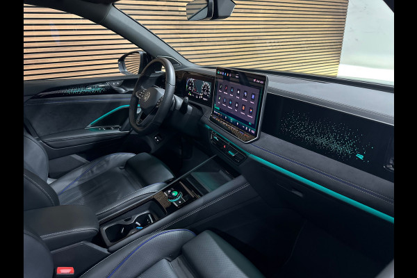 Volkswagen Tiguan 1.5 eHybrid R-Line Black Style| garantie t/m 2031| IQ.DRIVE | PANO | H&K | Full Matrix-LED |Trekhaak | Head Up