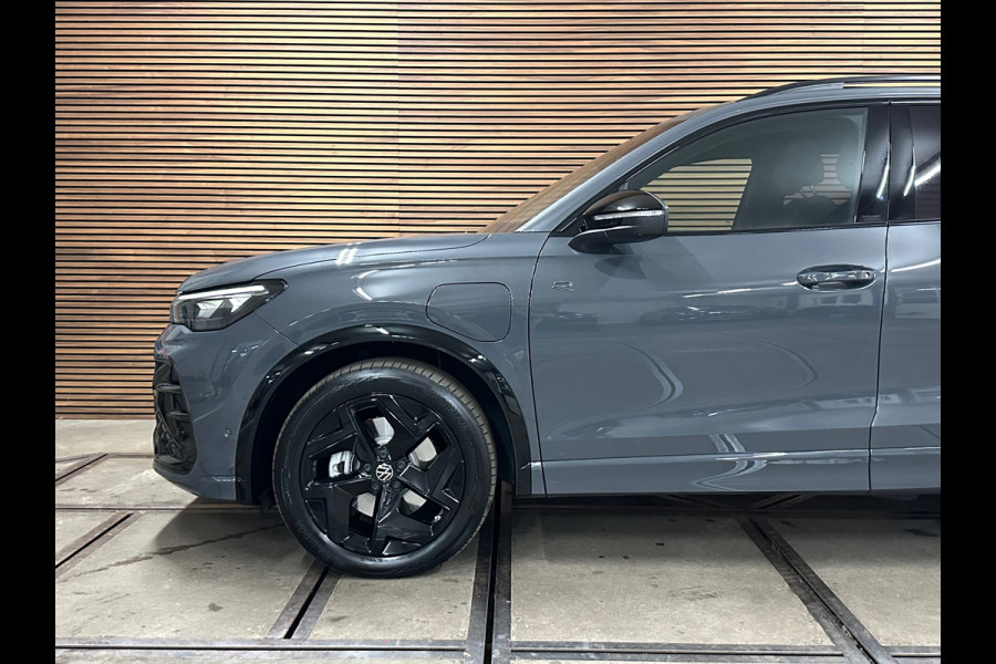 Volkswagen Tiguan 1.5 eHybrid R-Line Black Style| garantie t/m 2031| IQ.DRIVE | PANO | H&K | Full Matrix-LED |Trekhaak | Head Up