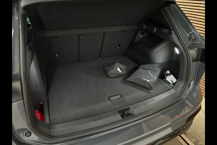 Volkswagen Tiguan 1.5 eHybrid R-Line Black Style| garantie t/m 2031| IQ.DRIVE | PANO | H&K | Full Matrix-LED |Trekhaak | Head Up