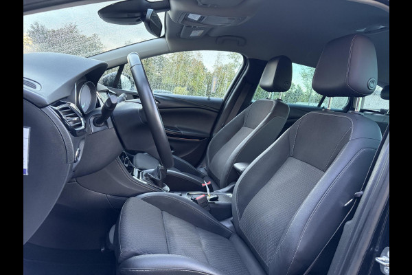 Opel Astra Sports Tourer 1.4 Innovation ✓Trekhaak✓Camera✓Carplay✓Navi✓Recent beurt gehad✓150pk✓Keyless✓Halfleder✓6 Bak✓Rijstrooksensor✓Dodehoeksensor✓Pdc V+A✓Lm velgen✓Clima✓Cruise✓N.A.P✓Apk tot 09-2027