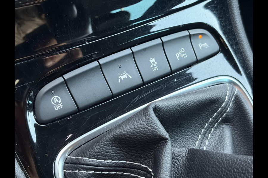 Opel Astra Sports Tourer 1.4 Innovation ✓Trekhaak✓Camera✓Carplay✓Navi✓Recent beurt gehad✓150pk✓Keyless✓Halfleder✓6 Bak✓Rijstrooksensor✓Dodehoeksensor✓Pdc V+A✓Lm velgen✓Clima✓Cruise✓N.A.P✓Apk tot 09-2027