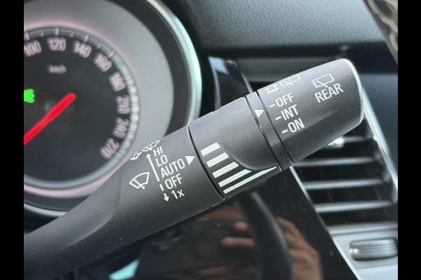 Opel Astra Sports Tourer 1.4 Innovation ✓Trekhaak✓Camera✓Carplay✓Navi✓Recent beurt gehad✓150pk✓Keyless✓Halfleder✓6 Bak✓Rijstrooksensor✓Dodehoeksensor✓Pdc V+A✓Lm velgen✓Clima✓Cruise✓N.A.P✓Apk tot 09-2027