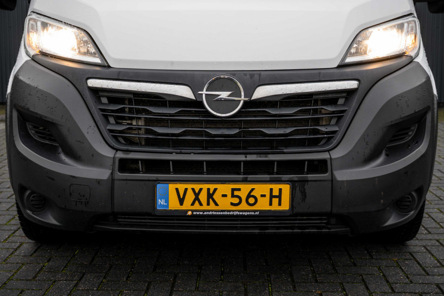 Opel Movano **2.2 D | 3-Zits | Bakwagen met Laadklep en zijdeur | LED | Carplay | Cruise | Climatronic**