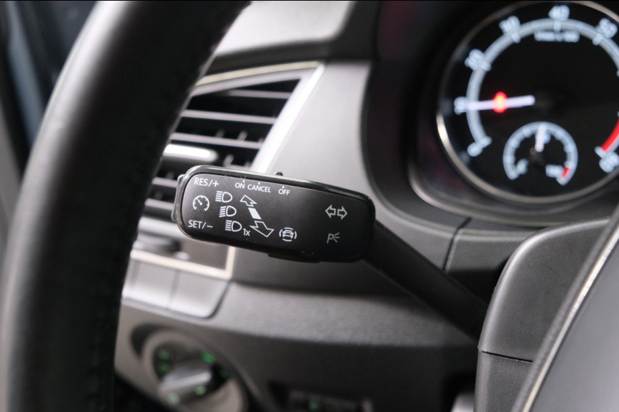 Škoda Fabia 1.0 TSI Ambition - N.A.P. Airco, Cruise, Carplay.