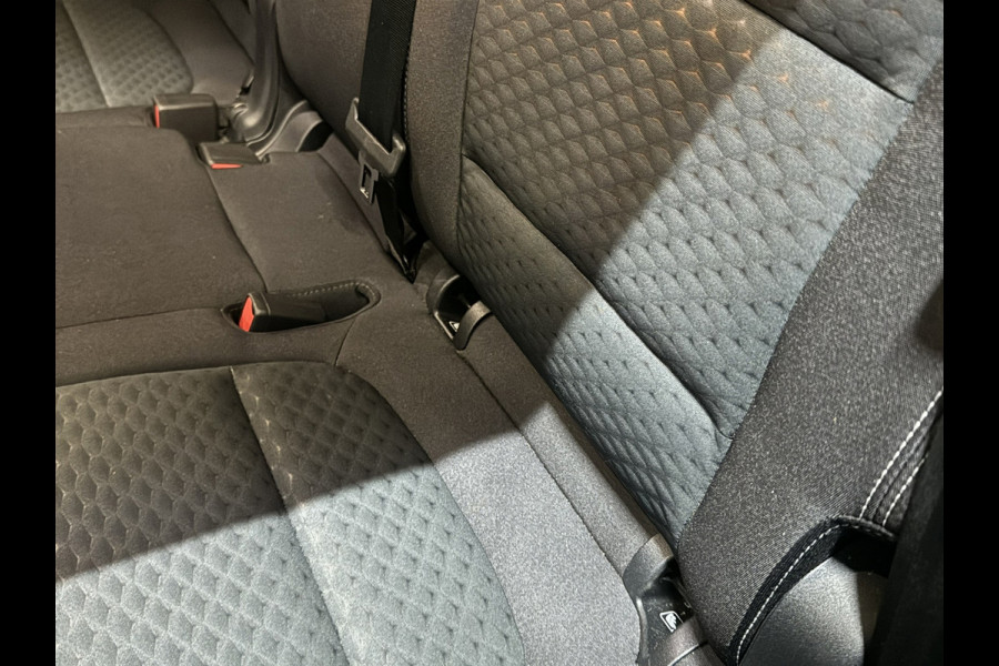 Ford Kuga 1.5 EcoBoost|Garantie|1.800KG Trekgewicht|CarPlay|Keyless|PDC|Cruise|Stoelverwarming|LED|DAB