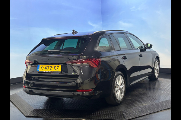 Škoda Octavia Combi 1.0 e-TSI Business Edition Automaat | Navi | Clima | Cruise | Camera