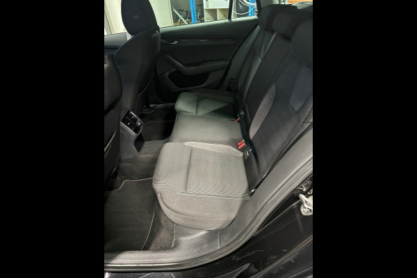 Škoda Octavia Combi 1.0 e-TSI Business Edition Automaat | Navi | Clima | Cruise | Camera