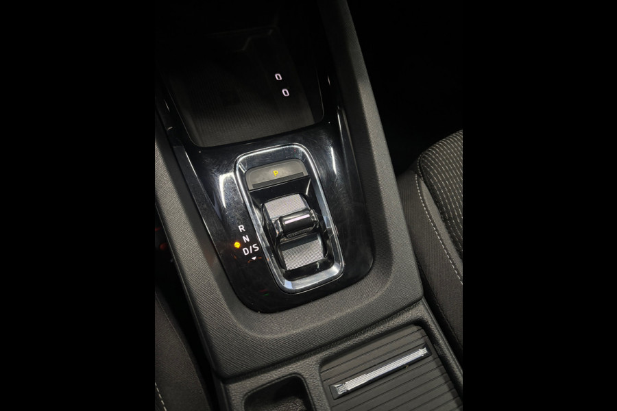 Škoda Octavia Combi 1.0 e-TSI Business Edition Automaat | Navi | Clima | Cruise | Camera