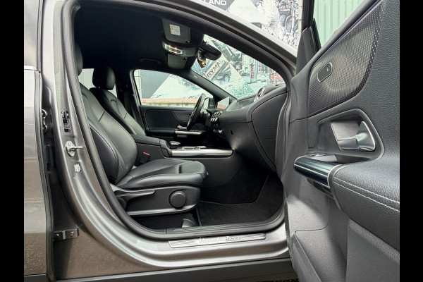 Mercedes-Benz GLA 250e Progressive 218 Pk Automaat| Navigatie | Voll Leder | 360 Camera | Sfeerverlichting | Climate | 18".