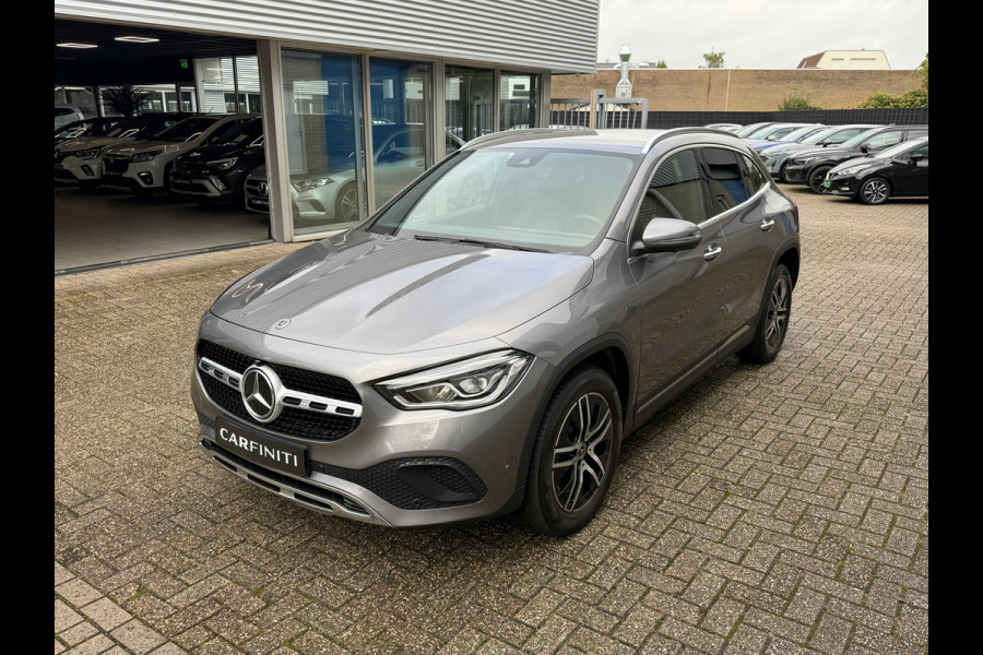 Mercedes-Benz GLA 250e Progressive 218 Pk Automaat| Navigatie | Voll Leder | 360 Camera | Sfeerverlichting | Climate | 18".