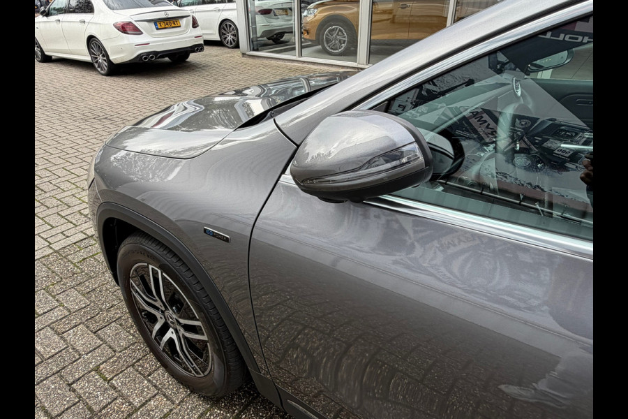 Mercedes-Benz GLA 250e Progressive 218 Pk Automaat| Navigatie | Voll Leder | 360 Camera | Sfeerverlichting | Climate | 18".