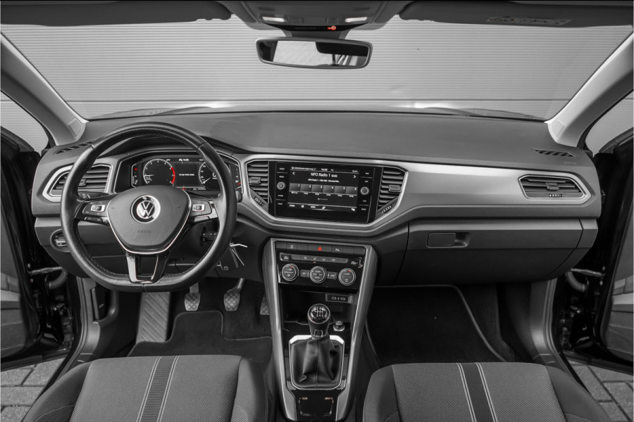 Volkswagen T-Roc 1.0 TSI Style Climate CarPlay Trekhaak 18"