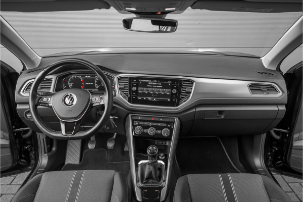 Volkswagen T-Roc 1.0 TSI Style Climate CarPlay Trekhaak 18"