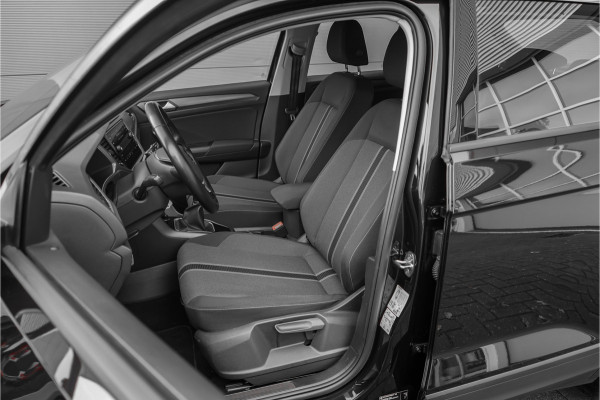 Volkswagen T-Roc 1.0 TSI Style Climate CarPlay Trekhaak 18"