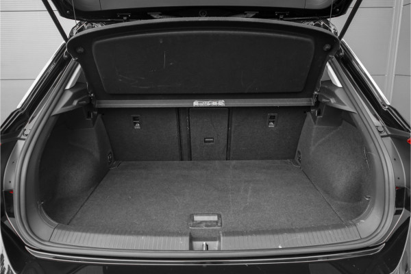 Volkswagen T-Roc 1.0 TSI Style Climate CarPlay Trekhaak 18"