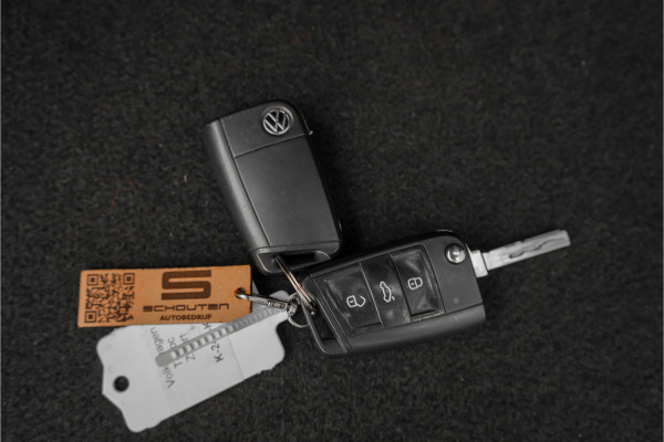 Volkswagen T-Roc 1.0 TSI Style Climate CarPlay Trekhaak 18"