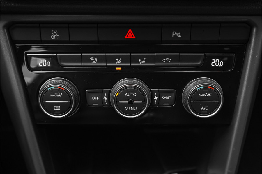 Volkswagen T-Roc 1.0 TSI Style Climate CarPlay Trekhaak 18"