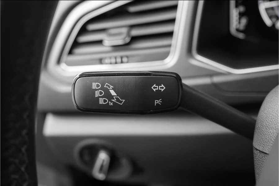 Volkswagen T-Roc 1.0 TSI Style Climate CarPlay Trekhaak 18"