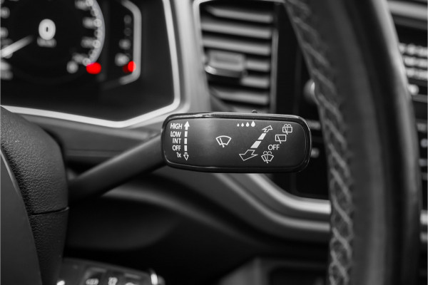 Volkswagen T-Roc 1.0 TSI Style Climate CarPlay Trekhaak 18"